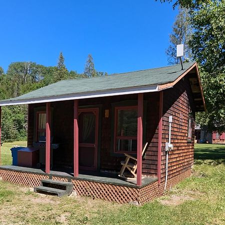 Villa Rivière Petit Saguenay Esterno foto