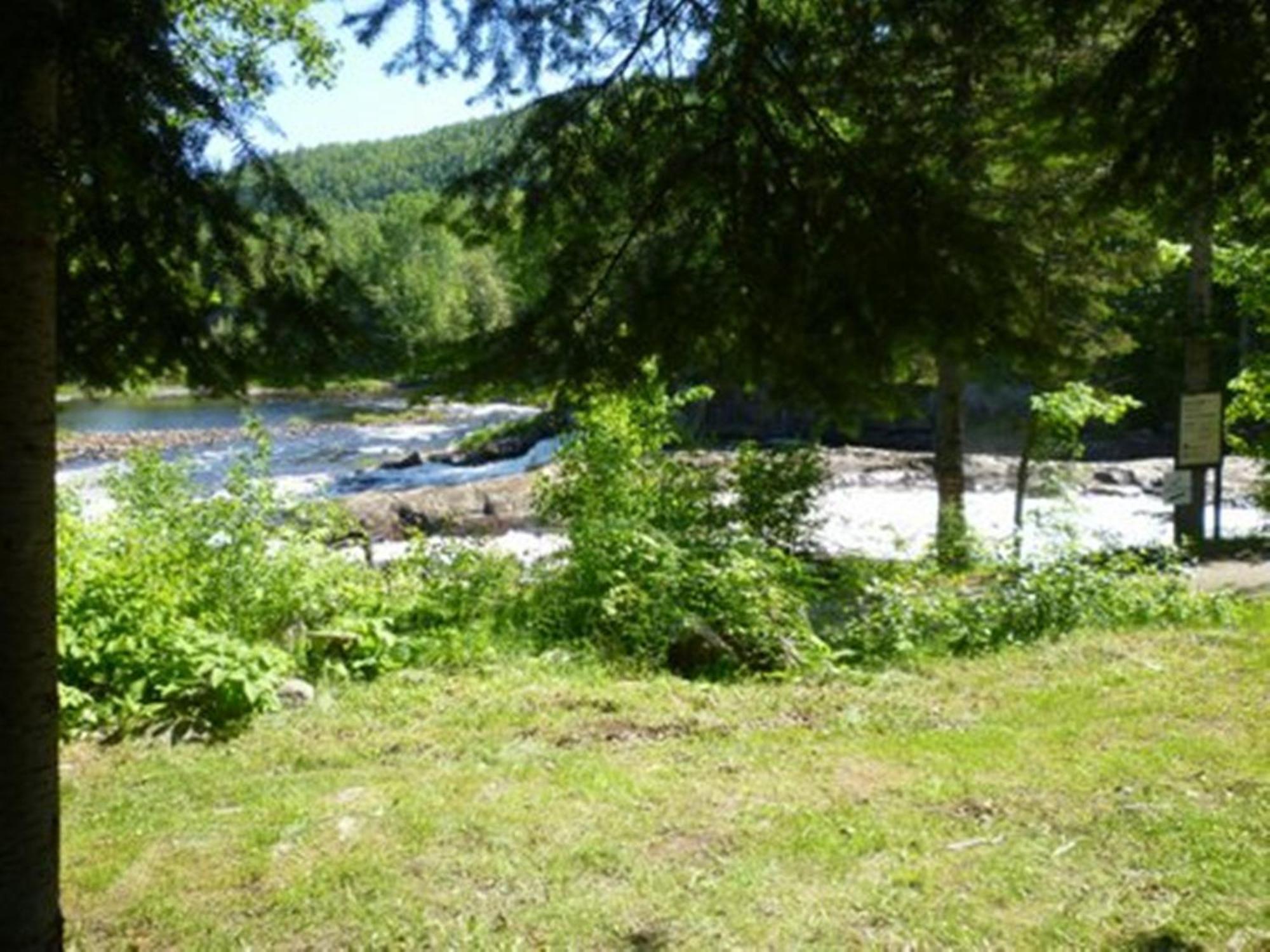 Villa Rivière Petit Saguenay Esterno foto